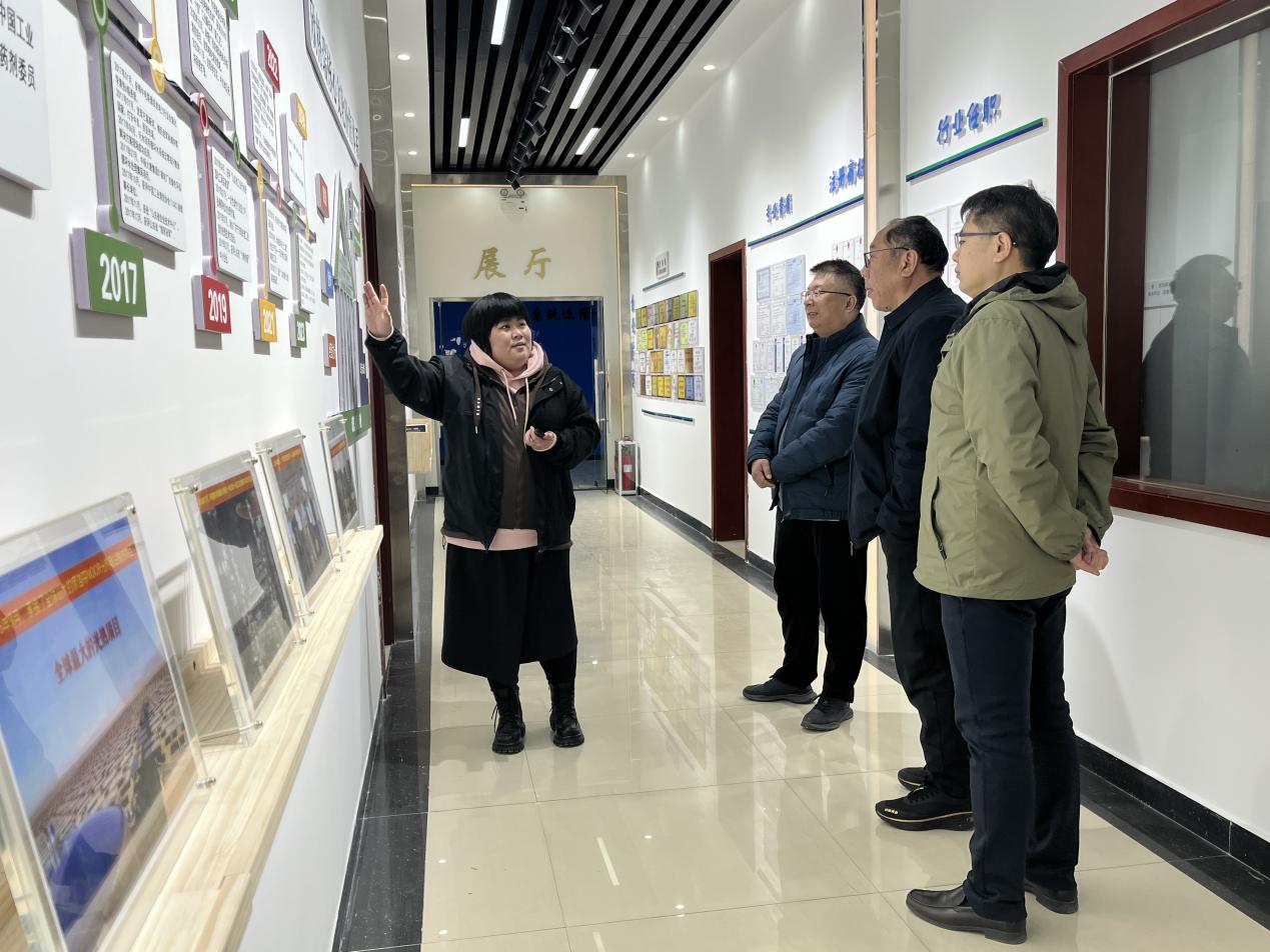 青島科技大學孫立軍書記、劉炳成教授一行蒞臨欣格瑞交流指導